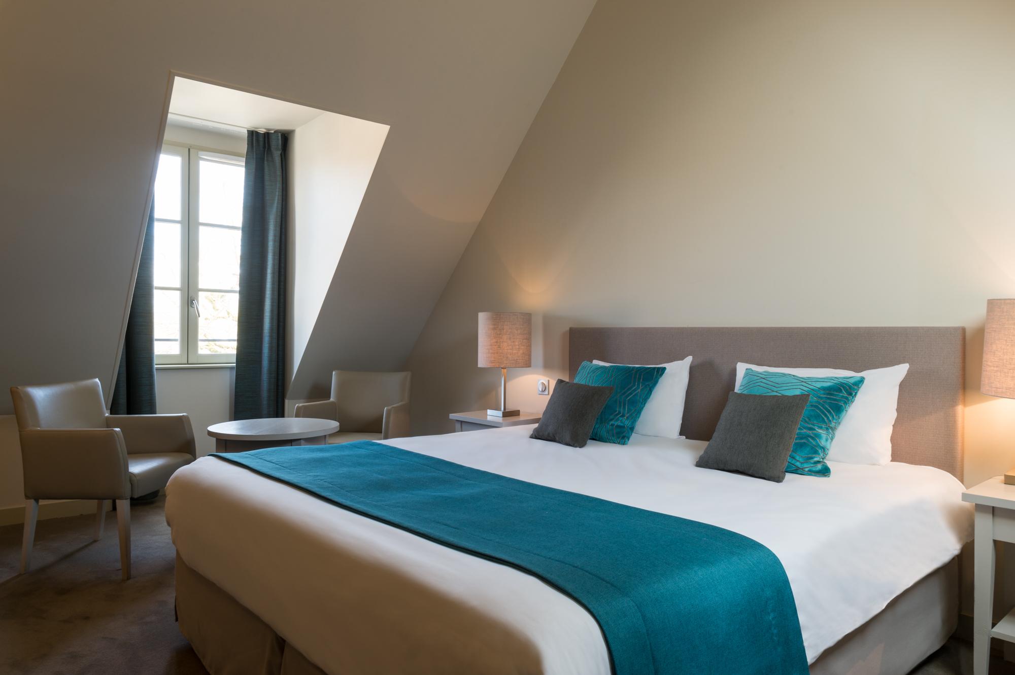 Hotel Aux Vieux Remparts, The Originals Relais Provins Exterior photo