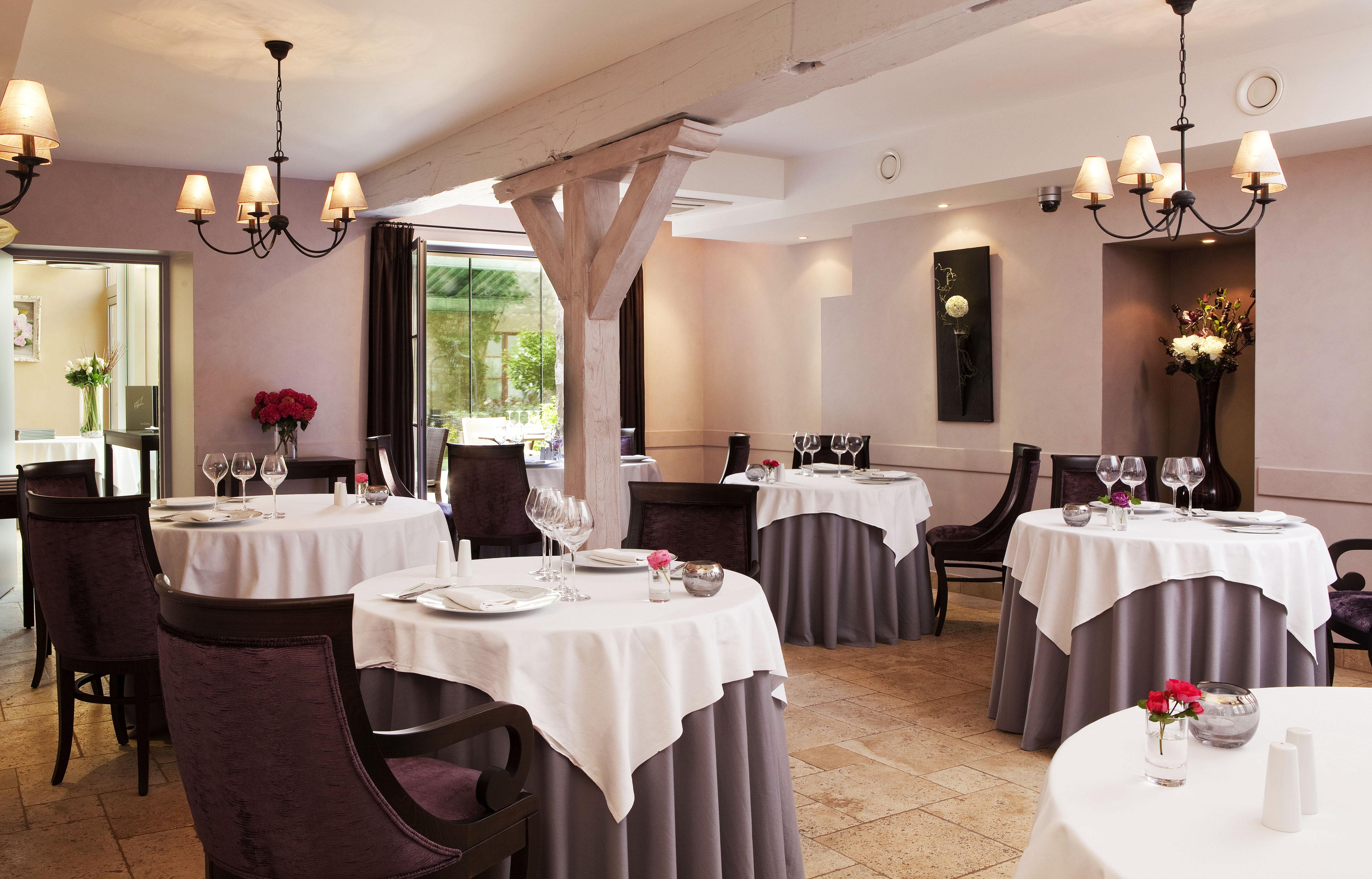 Hotel Aux Vieux Remparts, The Originals Relais Provins Exterior photo