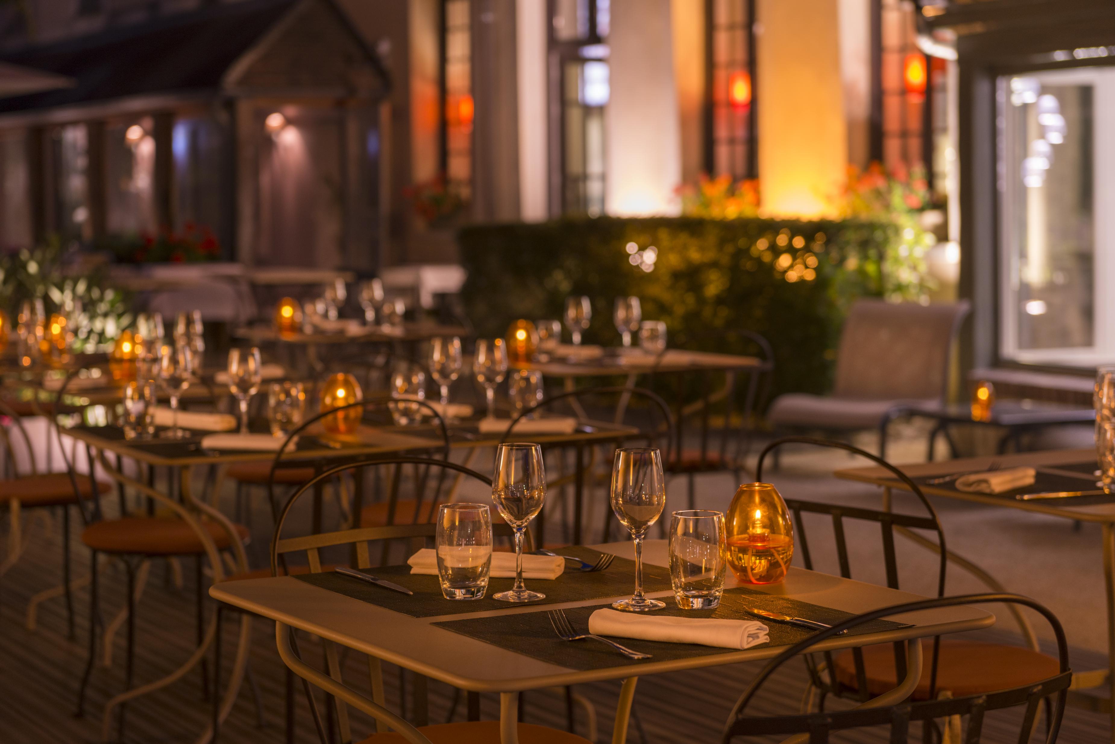 Hotel Aux Vieux Remparts, The Originals Relais Provins Exterior photo