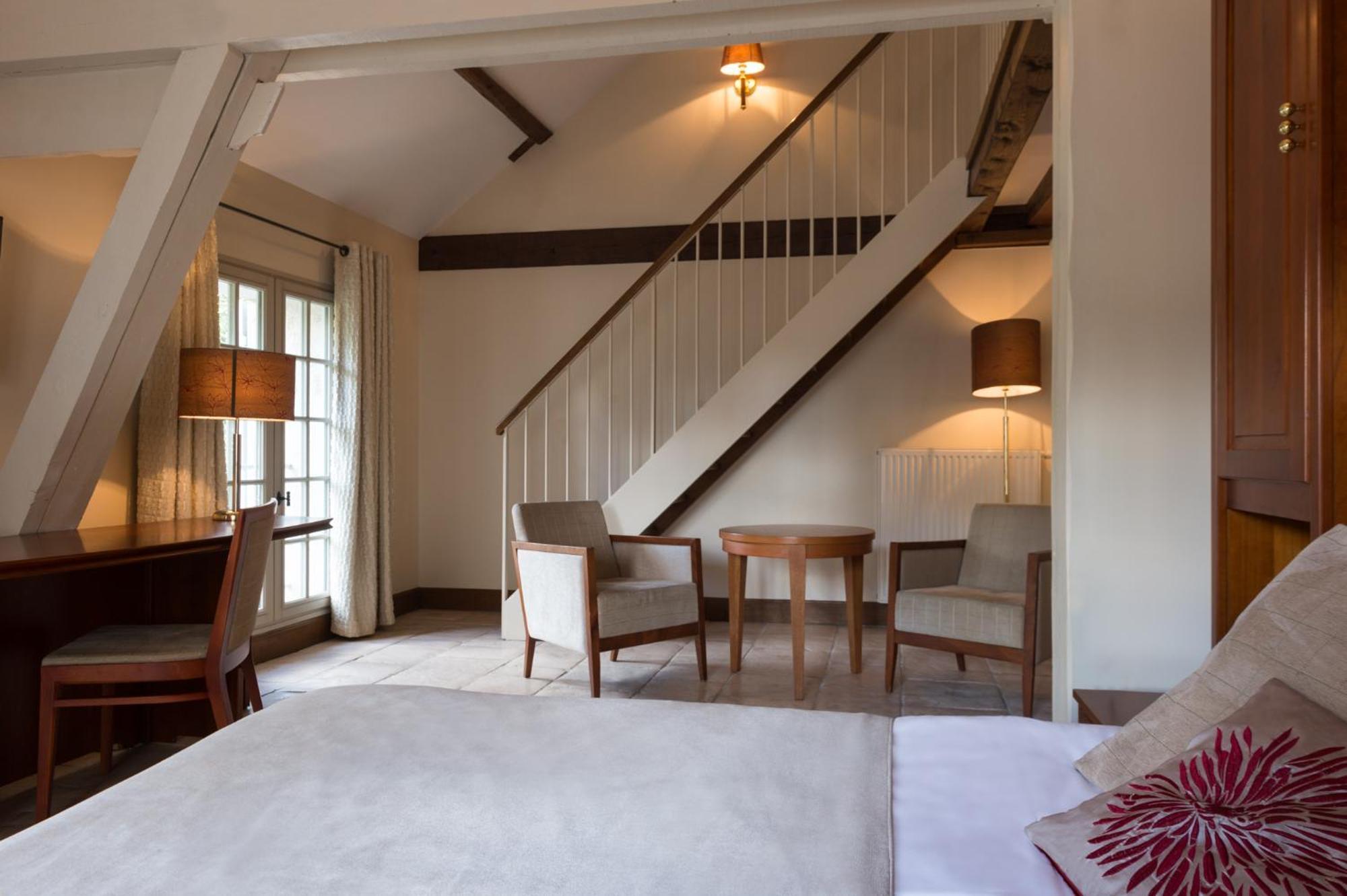 Hotel Aux Vieux Remparts, The Originals Relais Provins Exterior photo