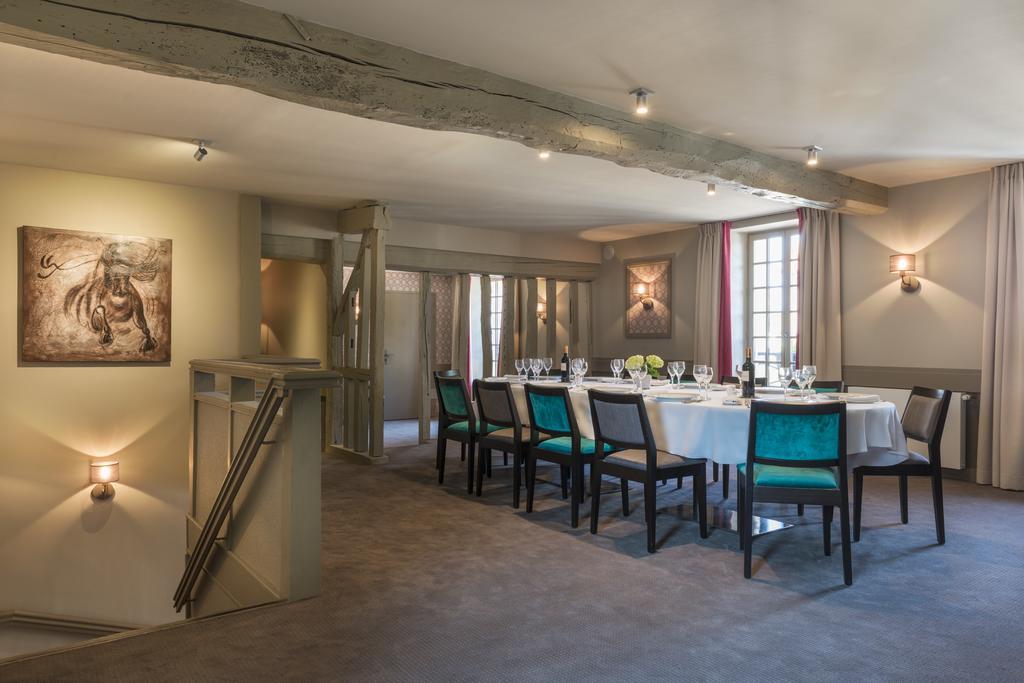 Hotel Aux Vieux Remparts, The Originals Relais Provins Exterior photo