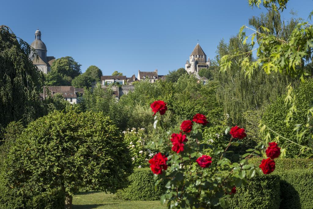 Hotel Aux Vieux Remparts, The Originals Relais Provins Exterior photo