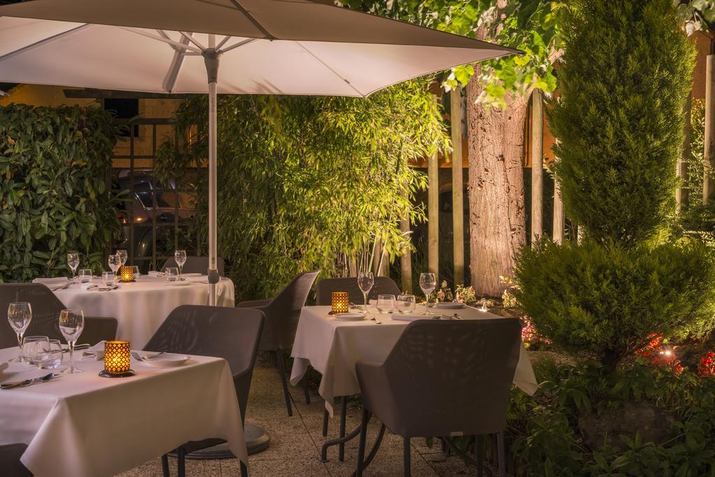 Hotel Aux Vieux Remparts, The Originals Relais Provins Exterior photo