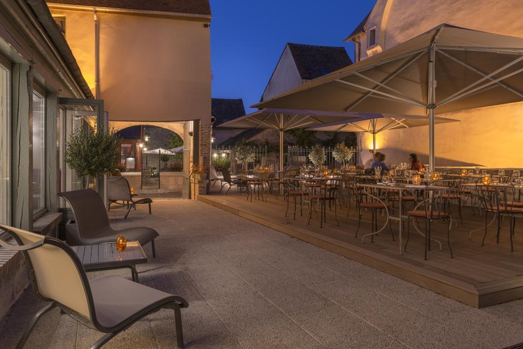 Hotel Aux Vieux Remparts, The Originals Relais Provins Exterior photo