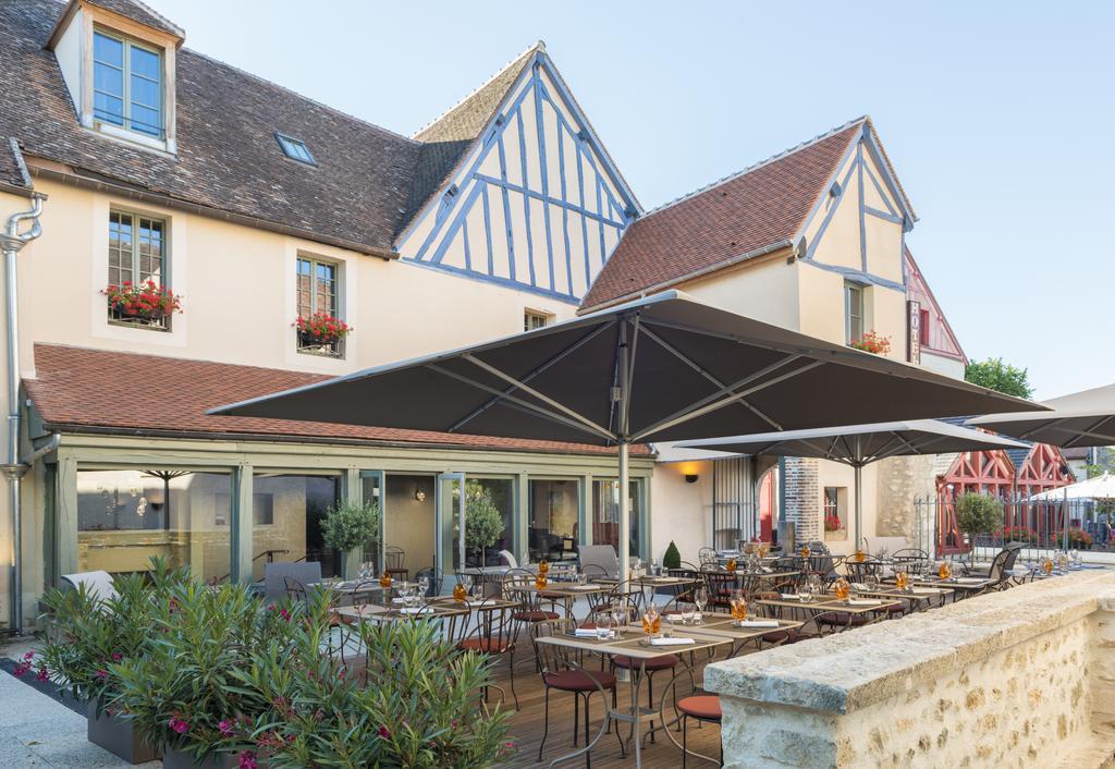 Hotel Aux Vieux Remparts, The Originals Relais Provins Exterior photo