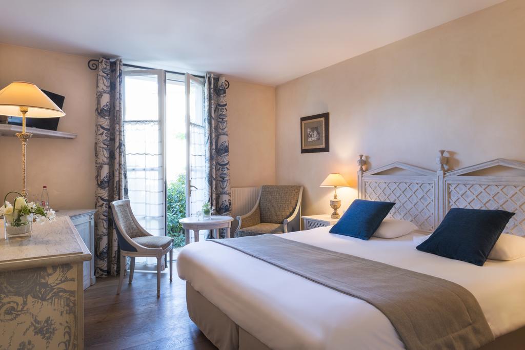 Hotel Aux Vieux Remparts, The Originals Relais Provins Exterior photo